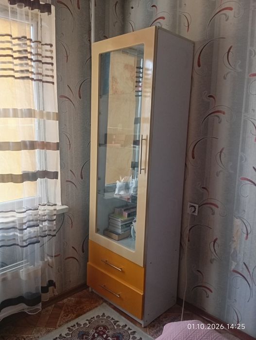 Продам диван, кровать, стойку