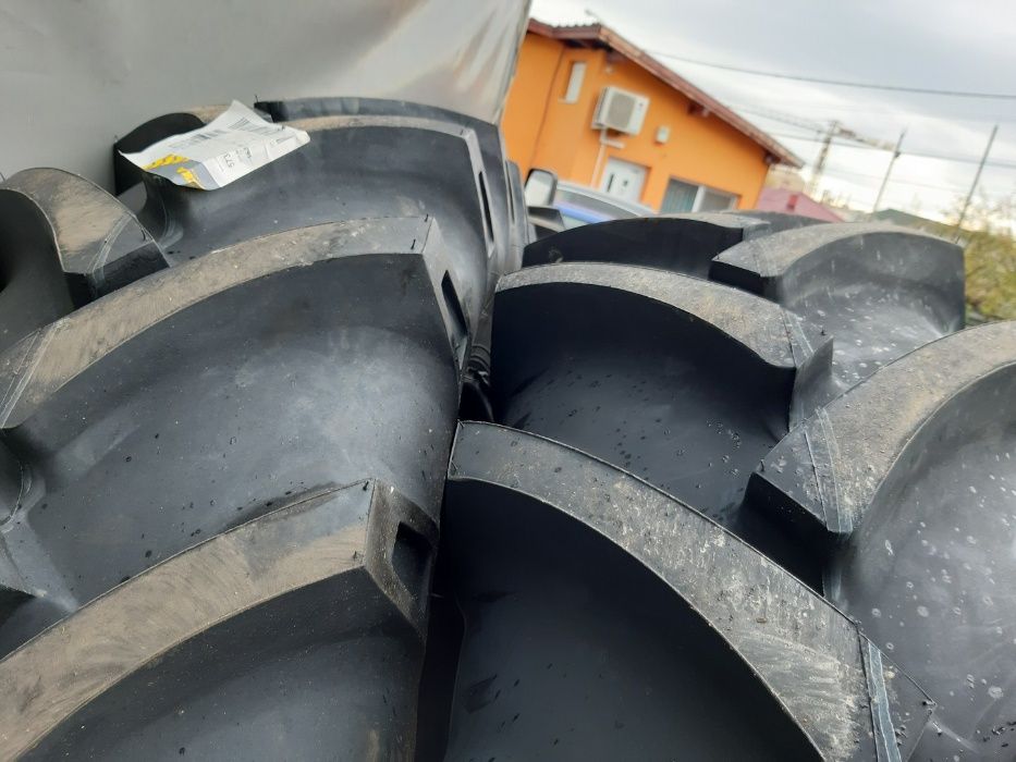 Anvelope agricole de tractor spate 16.9-38 Cauciucuri 14Pliuri