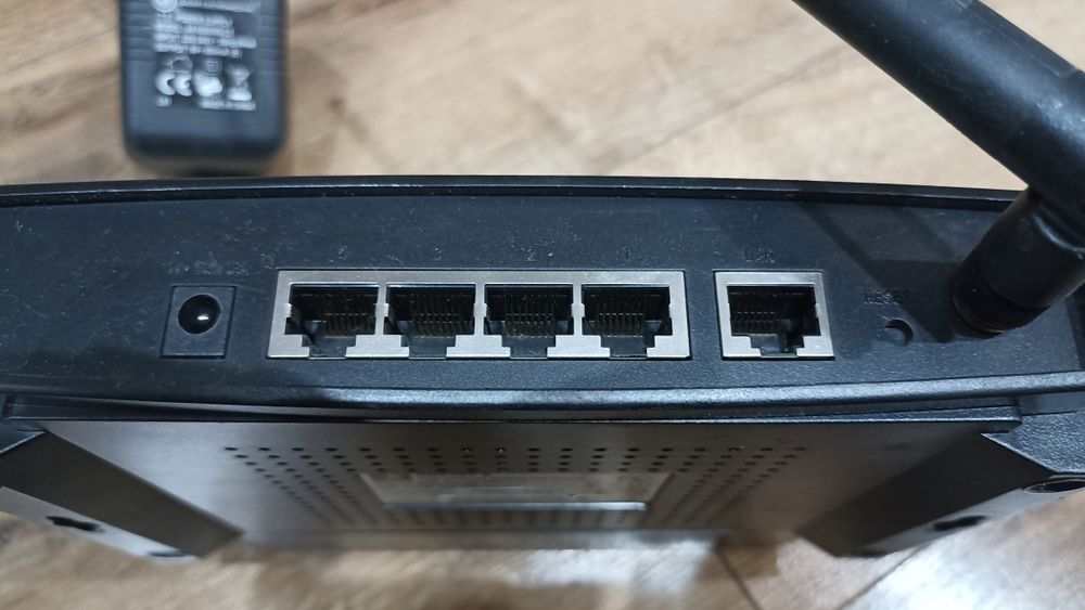 Router wireless MSI RG54SE II extender switch