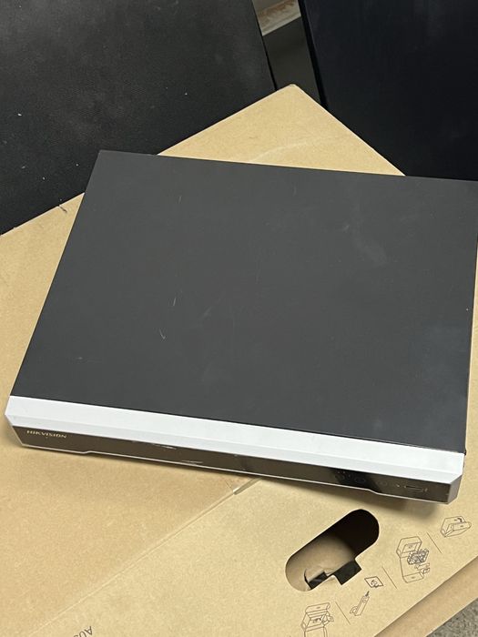 16 канальный IP видерегистратор Hikvision