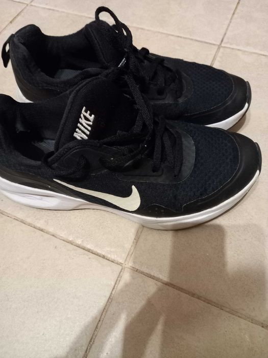 Дамски спортни обувки