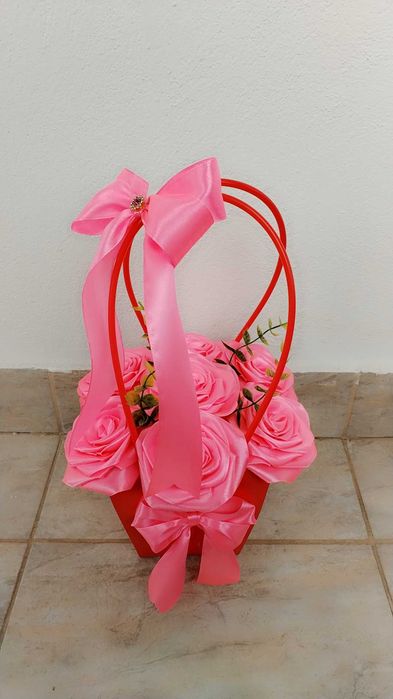 Cutii si buchete satin!