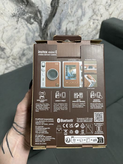 Продаётся fujifilm instax mini evo