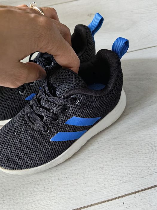 Маратонки адидас