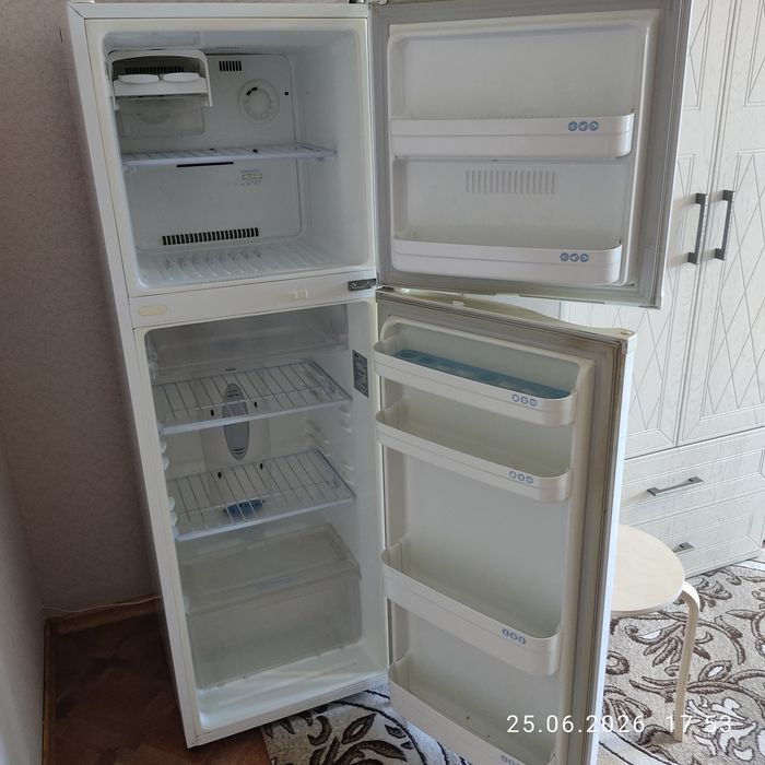 Холодильник LG продам