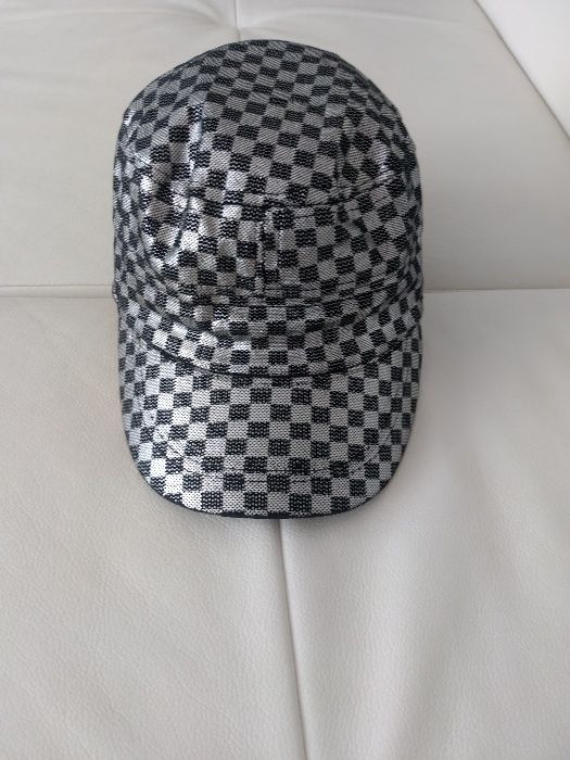 Vand sapca ,noua,produs original,calitate,import.