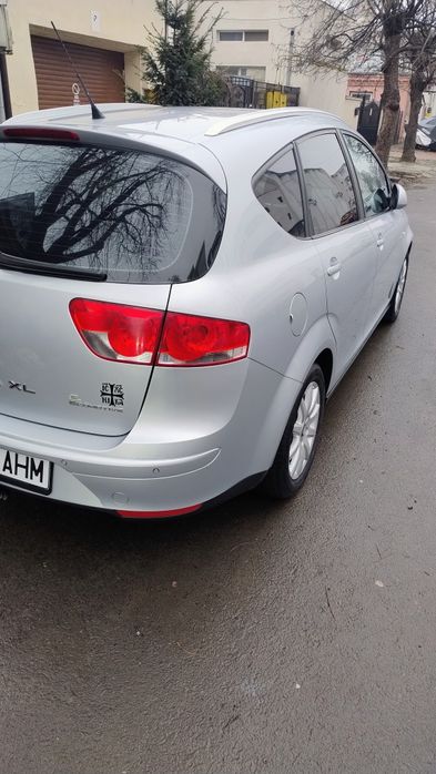 Vând sau schimb Seat altea xl cu Logan după 2013