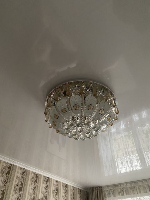 Люстра срочно продам