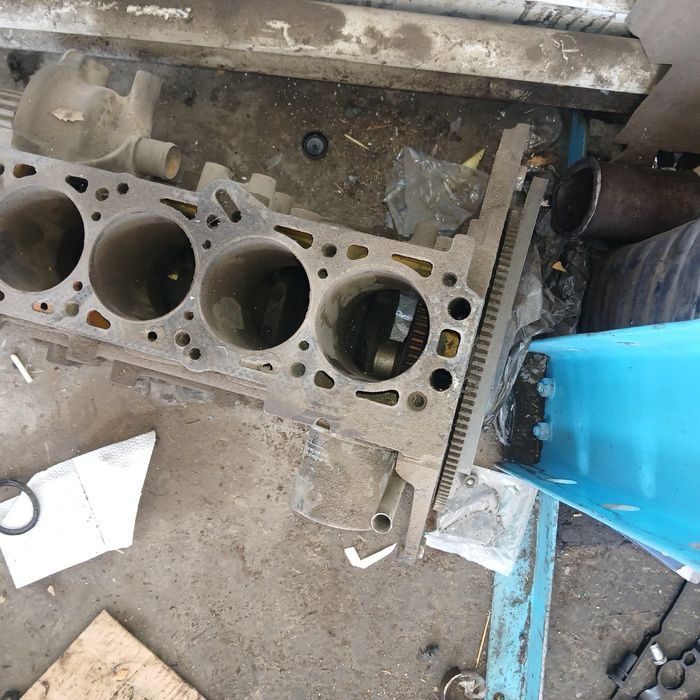 Nexia 1.6 motor bloki va vali sotaman