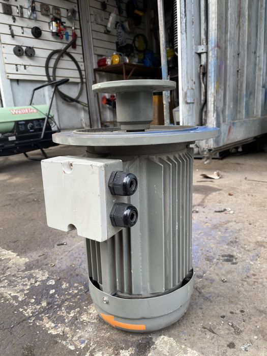 Электродвигатель насос редуктор вытяжка улитка элдвигатель вентилятор