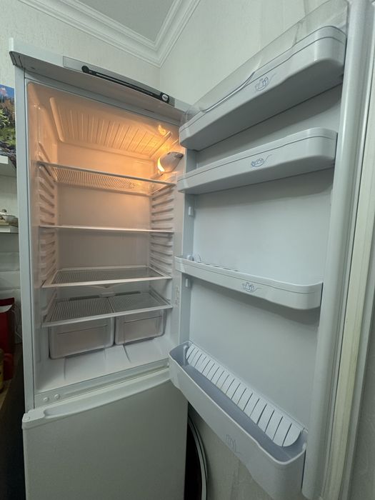 Холодильник indesit Б/У