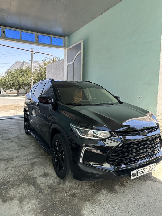 Tracker redline sotiladi