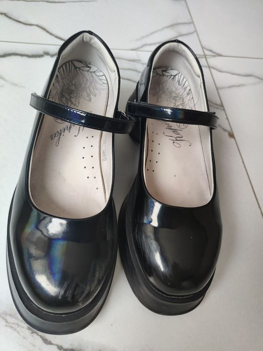 Туфли на платформе , школьные