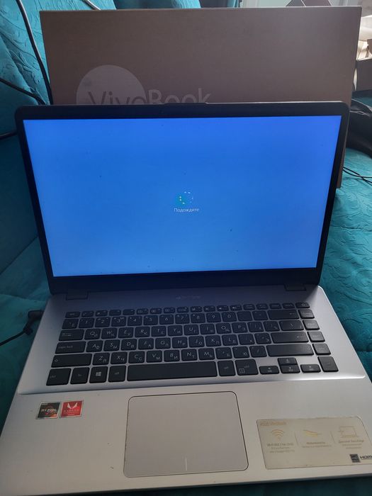 Ноутбук ASUS с коробкой