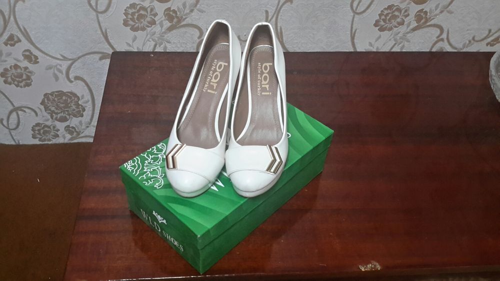 туфли женские  белые