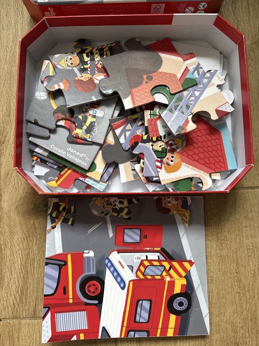 Детски пъзел 3+ “Пожарникари” Janod в куфар - големи части