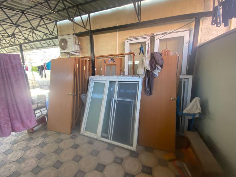 Окна и двери пластиковые б/у