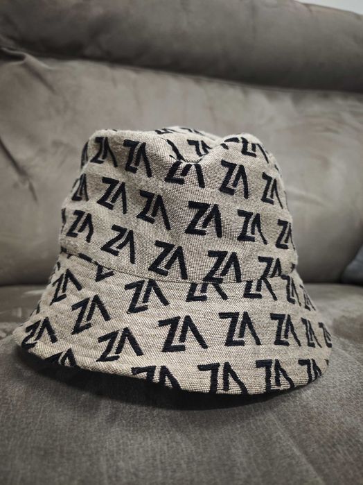 Дамска шапка ZARENA