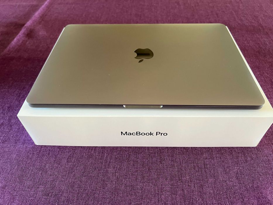 MacBook Pro 13" 2017 (2,3 Ghz Intel i5, 8 GB DD3) перфектен, в кутия