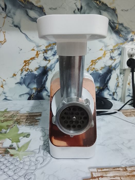 Продам электомясорубку