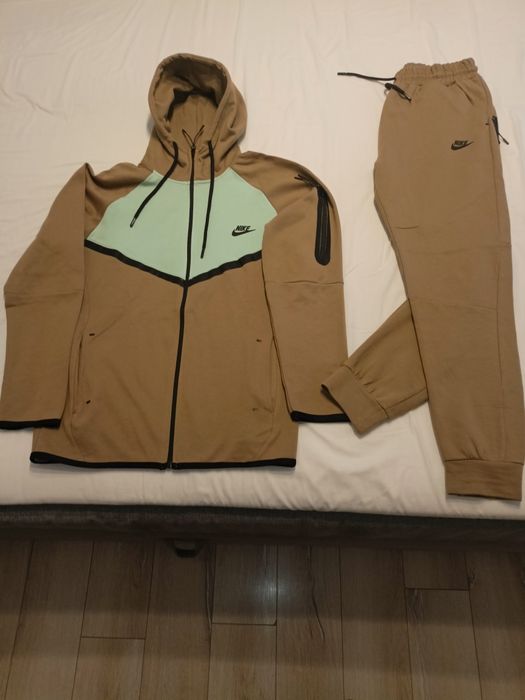 Спортен екип Nike tech fleece