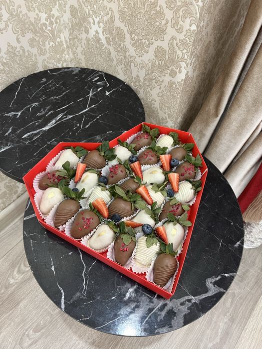 Клубника в шоколаде Астана