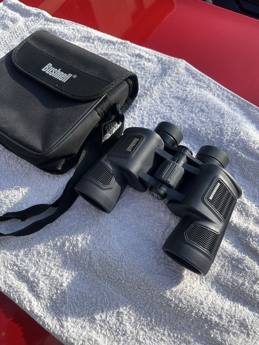 Binoclu Bushnell 12x42 Waterproof cu husă – stare foarte bună