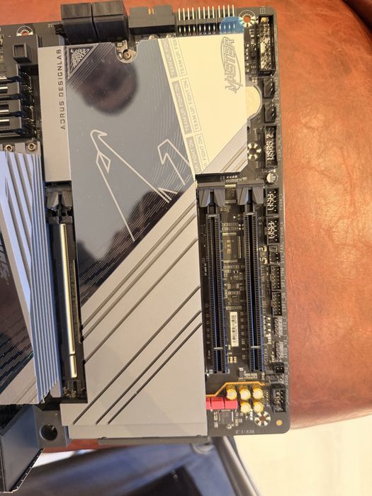 Placa de baza X870E Aorus Master