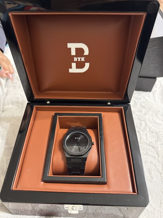 Продам часы новые