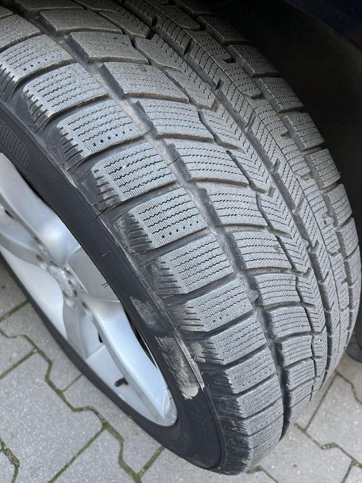 Volkswagen Touran 2008 г. • 1.9 TDI • DSG • 5 места