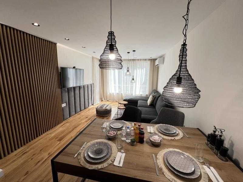 Дава се под наем Тристаен апартамент в Бургас, Център - 100 кв.м за 1275 € - Снимка #5
