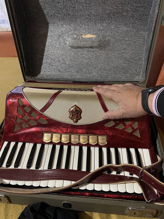 Акордрон / HOHNER -LUCHIA ||P / 80баса  - Като ЧИСТО НОВ от Магазина .Много здрава компресия ,Профилактиран !!