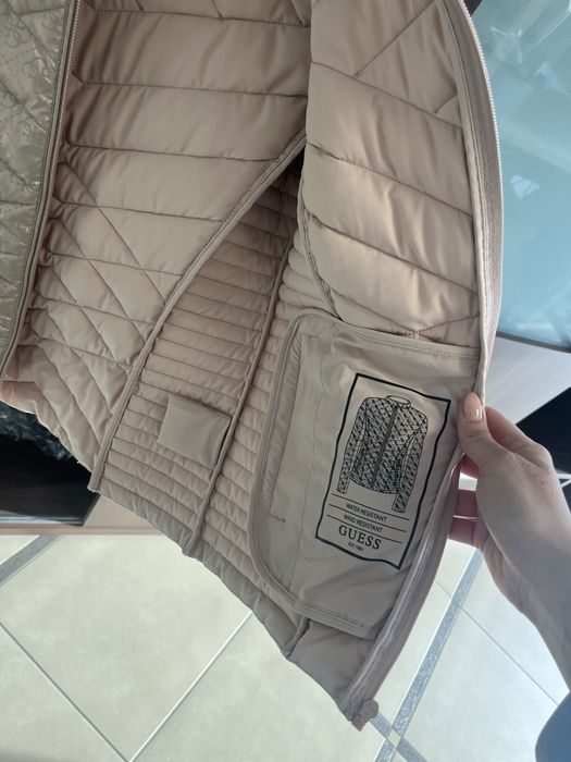 Дамско яке Guess