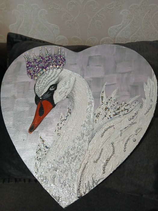 Картина с лебед за влюбени