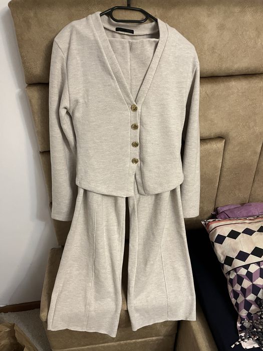 Trening Zara marimea S- cojocel piele intoarsa marimea S