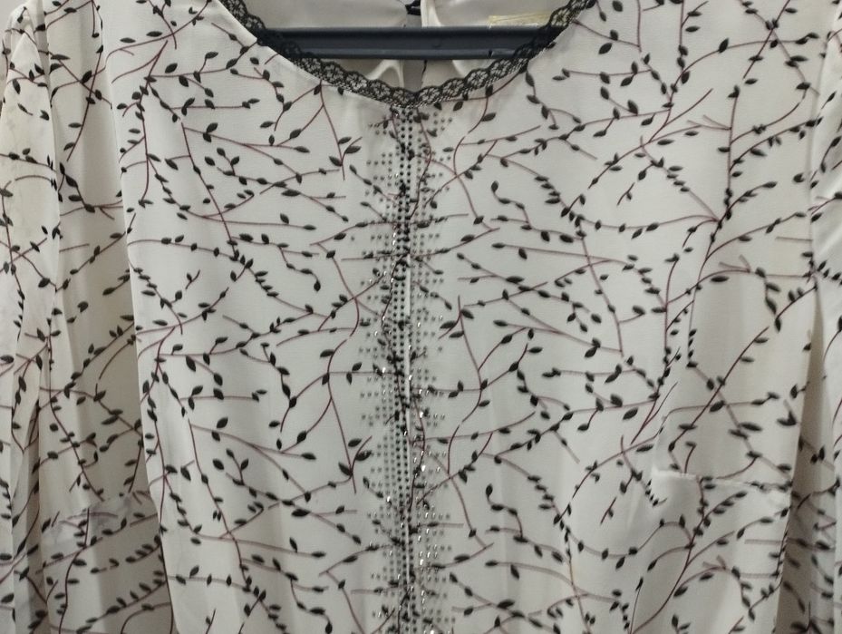 Продаются 2 платья  вечерних очень дешево