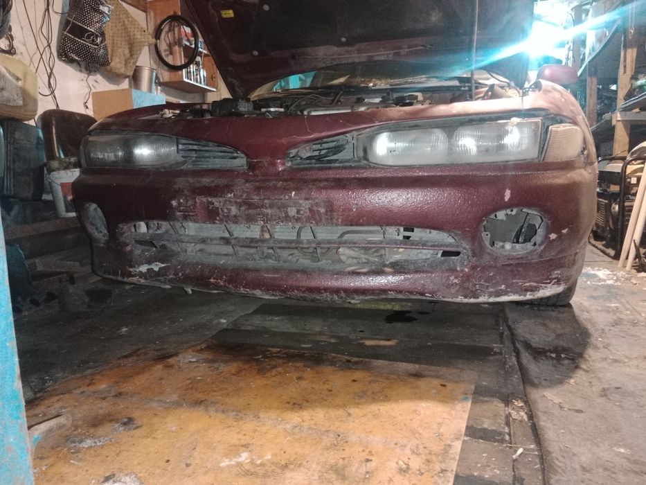 Бампер передний Митсубиси Галант