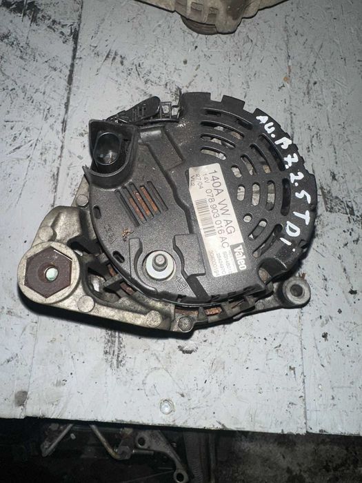 Alternator Audi Volkswagen 2.5 TDI V6 140A Valeo 078903015AC