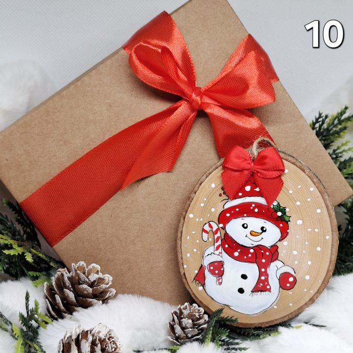 Коледни рисувани играчки