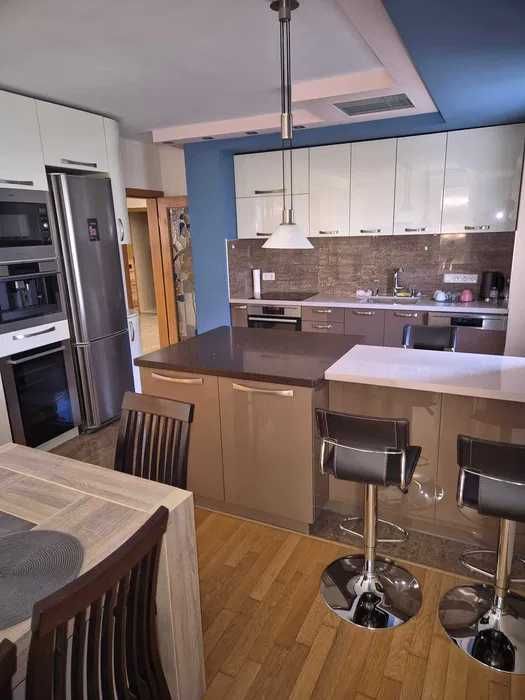 Дава се под наем Четиристаен апартамент в София, Център - 90 кв.м за 1500 € - Снимка #3
