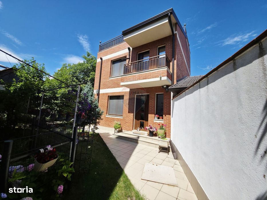 Casă de vânzare – Zonă Centrala Piatra Neamt
