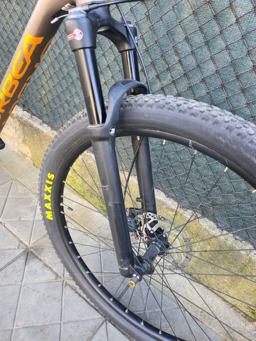 Orbea Alma 29 цола 1x12 Deore Въздушна вилка XCR  на проходни оси L ра
