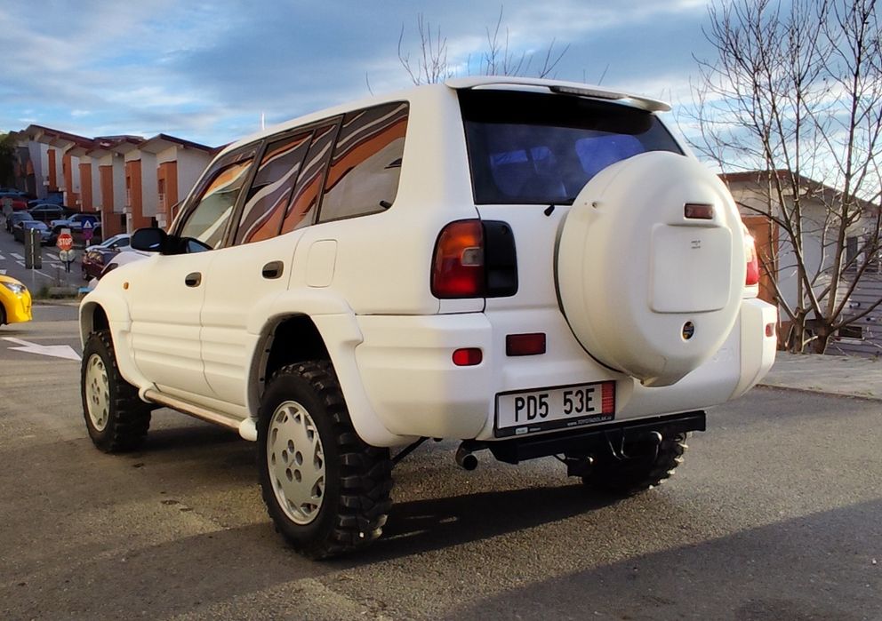 Toyota RAV4 an 1998, motor 2.0 benzina 130cp