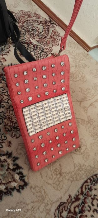 Sumka sotiladi kop tutilmagan  Sumka Klach