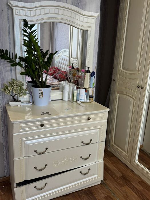 Спальный гарнитур