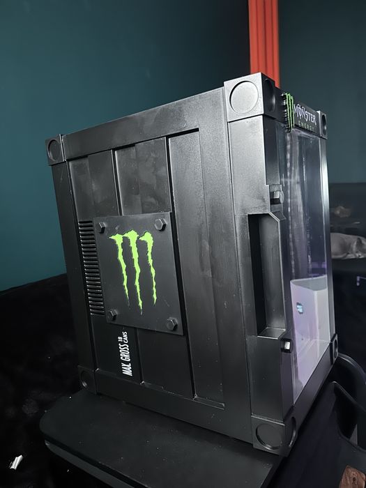 Mini-frigider Monster Energy 18 doze