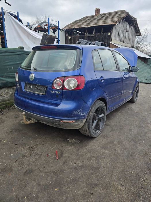 Продавам Голф 5+ (Plus) 2.0tdi 140кс. BKD на ЧАСТИ и всякакви голф 5ци