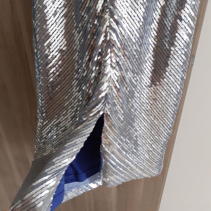 Rochie cu paiete si decolteu in V