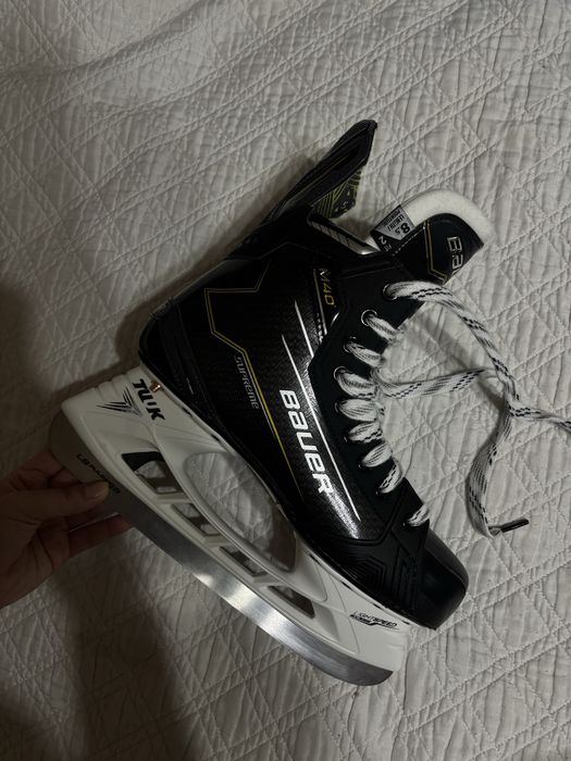 Коньки хоккейные