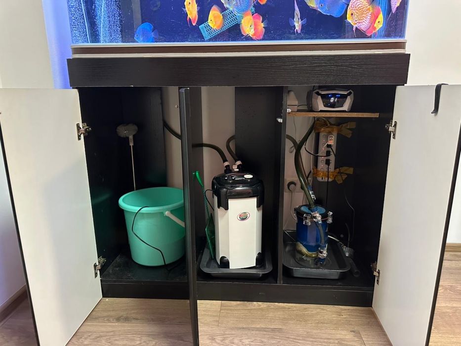 Аквариум + тумбочка